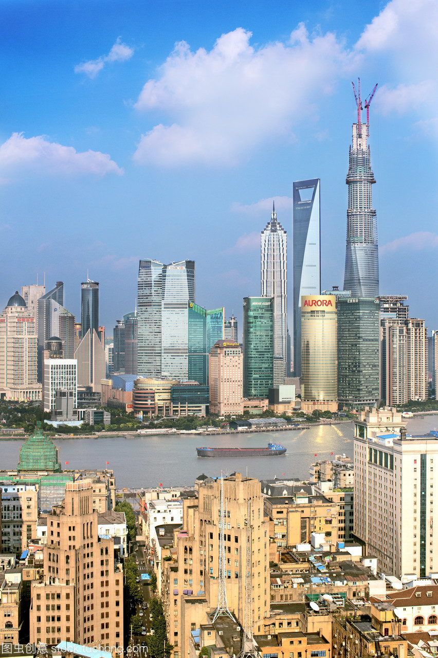 亚洲,上海,云,上海中心大厦,中国,云层,垂直画幅,商务,交通,办公大楼,发展,地标建筑,城市,天空,浦东,城市生活,晴天,浦西,环球金融中心,现代,白昼,白天,运输,繁荣,船,金融中心,金茂大厦,金融区,都市风景,建筑,建筑外观,无人,旅游,旅行,风景,高视角,建设,户外,建筑群,陆家嘴,摩天大楼,黄浦江